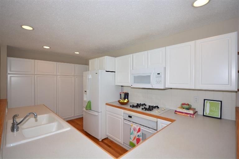 789 South Zeeb - Kitchen