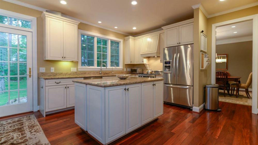 5345 Overbrook - Kitchen
