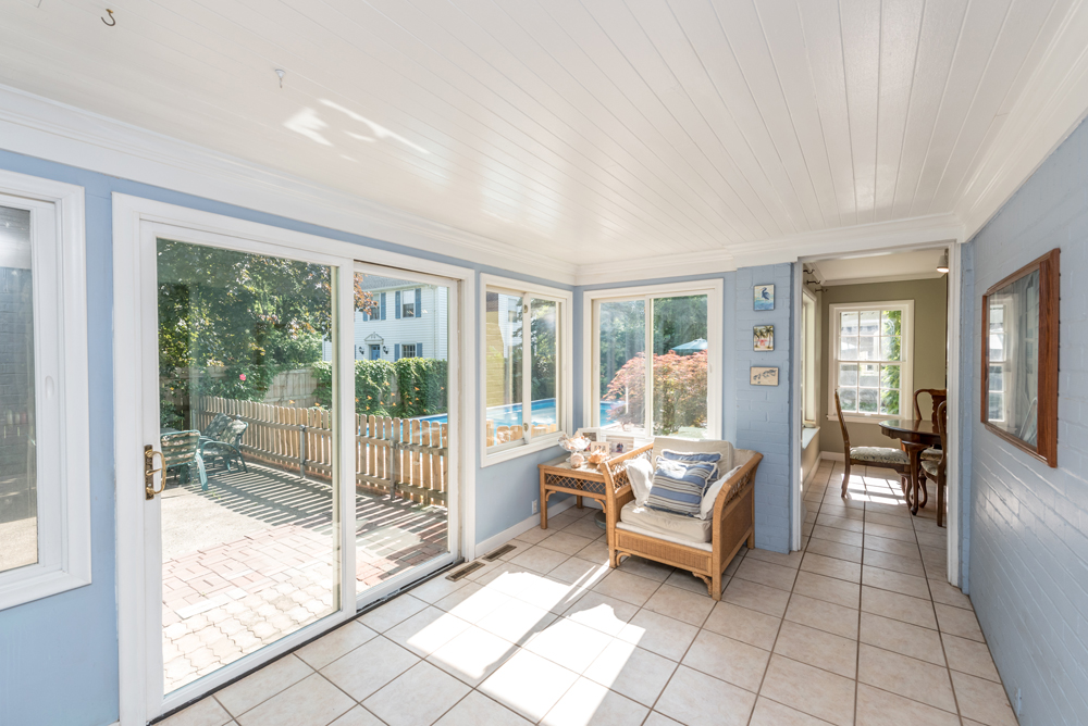 2110 Shadford Road - Sunporch