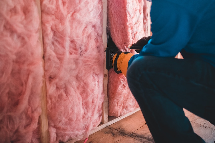 Ways to Prepare Your Home for Winter in Michigan | Insulate Your Home