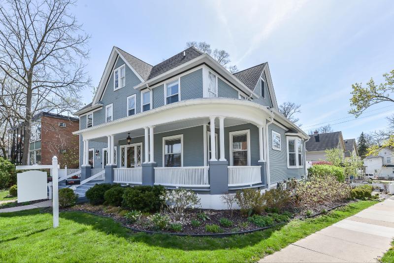 Luxury Real Estate: 425 W Liberty Street
